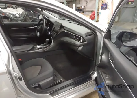 2023 Toyota Camry Le z USA, uszkodzony, nr VIN 4T1C11BKXPU094207